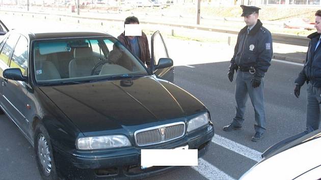 Na počátku března zadržela policejní hlídka muže, který řidil auto pod vlivem drog.