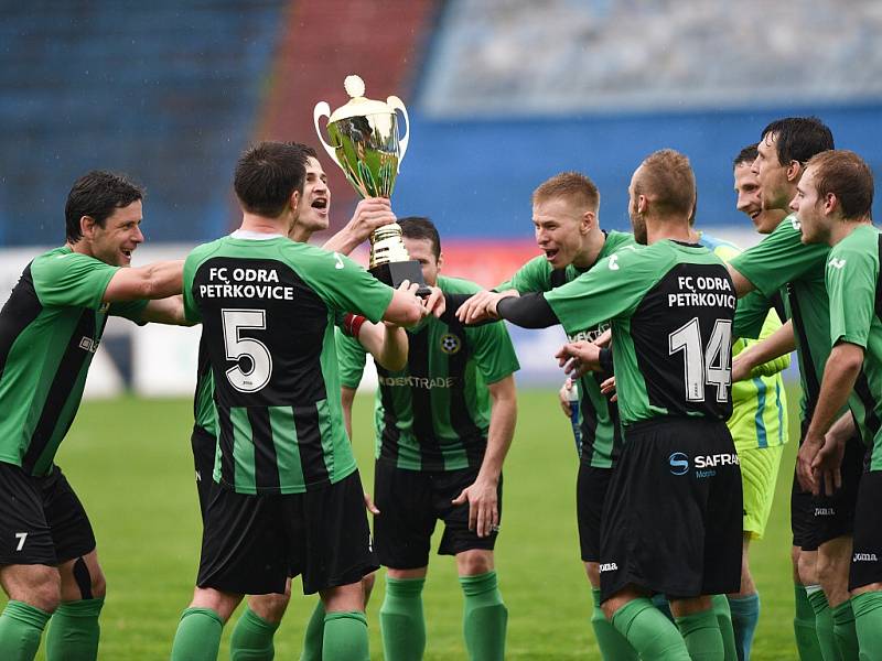 Pohár MěFS Ostrava vybojovali na ostravských Bazalech fotbalisté Odry Petřkovice.