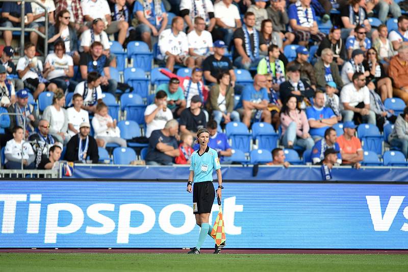 Utkání 9. kola první fotbalové ligy FORTUNA:LIGA, FC Baník Ostrava - SK Dynamo České Budějovice, 15. září 2019 v Ostravě. Na snímku rozhodčí Lucie Ratajová.