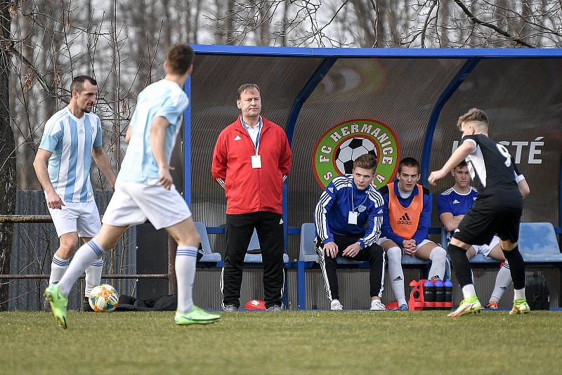 Fotbalový zápas, MSD - F - FC Heřmanice Slezská - FC Slavoj Olympia Bruntál, 26. března 2022 v Ostravě.