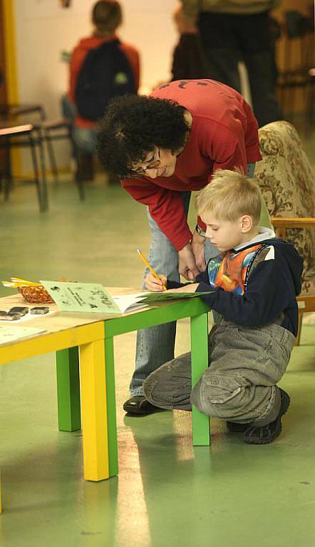 Cesta za pokladem spojená s vyřešením hlavolamu. Akci pořádalo Centrum pro rodinu a socialní péči - klub Amos v pavilonu C na Černé louce. Pro nejmenší děti byla připravena Interaktivní výstava pro děti a hra s Krtkem, známou pohádkovou postavou.