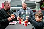 Burger festival u Nové Karoliny.