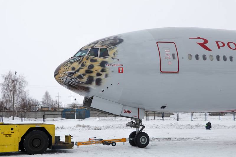 Rossiya Airlines Boeing 777 ozdobený nástřikem kriticky ohroženého levharta mandžuského.