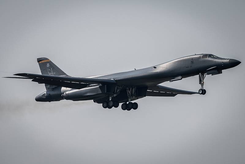 Na mošnovském letišti Leoše Janáčka přistály legendární americké letouny – strategický bombardér B52-H Stratofortress a nadzvukový bombardér B-1B Lancer – které budou hlavním lákadlem víkendových Dnů NATO.