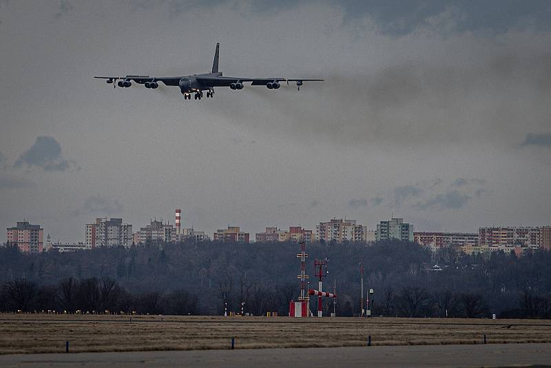 Na Letišti Leoše Janáčka Ostrava v Mošnově přistál 21. února 2022 americký bombardér B-52 Stratofortress. Přistání bylo součástí cvičného letu dvou těchto bombardérů nad střední a východní Evropou.