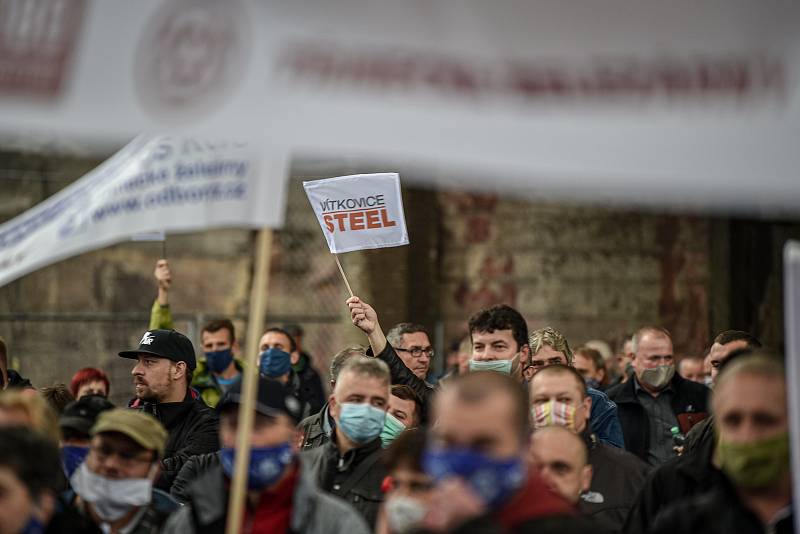 Demonstrace za obranu evropského ocelářského průmyslu v Dolní oblasti Vítkovic, 1. října 2020 v Ostravě.