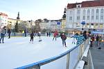 Bruslení v centru Ostravy skončilo. Atmosféra posledních dnů Vánočního kluziště na Masarykově náměstí.