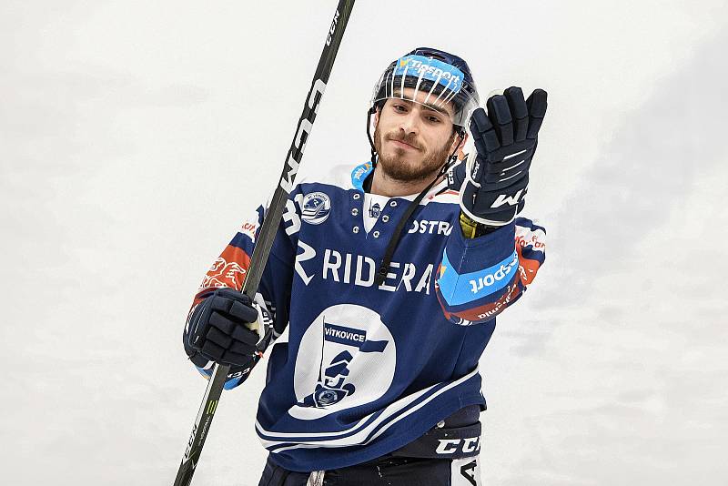 Utkání předkola play off hokejové extraligy - 5. zápas: HC Vítkovice Ridera - HC Kometa Brno, 16. března 2021 v Ostravě. Dominik Lakatoš z Vítkovic.