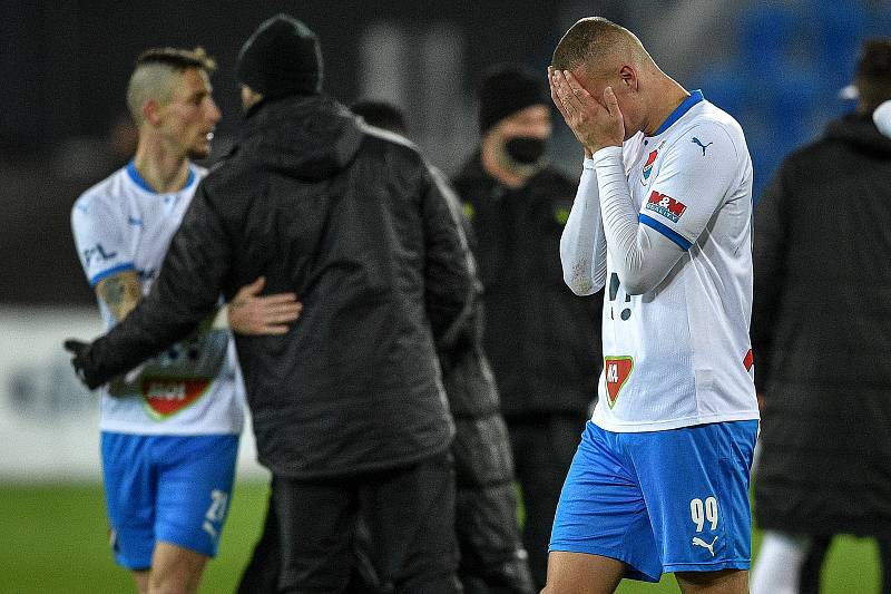 Utkání 19. kola první fotbalové ligy: Baník Ostrava - Slavia Praha, 19. prosince 2021 v Ostravě. Smutek Ladislav Almási z Ostravy.