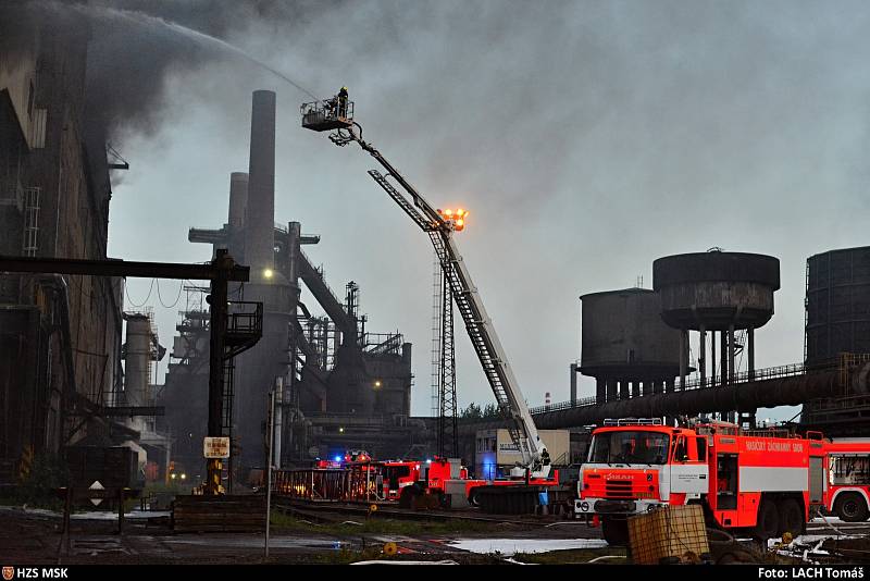 Zásah hasičů u požáru v ostravské huti ArcelorMittal.