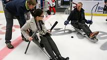 Tisková konference k Mistrovství světa v para hokeji 18. ledna 2019 v Ostravě. Na snímku zleva Andrea Hoffmannová, náměstkyně primátora a Dominik Hašek  ambasador MS.