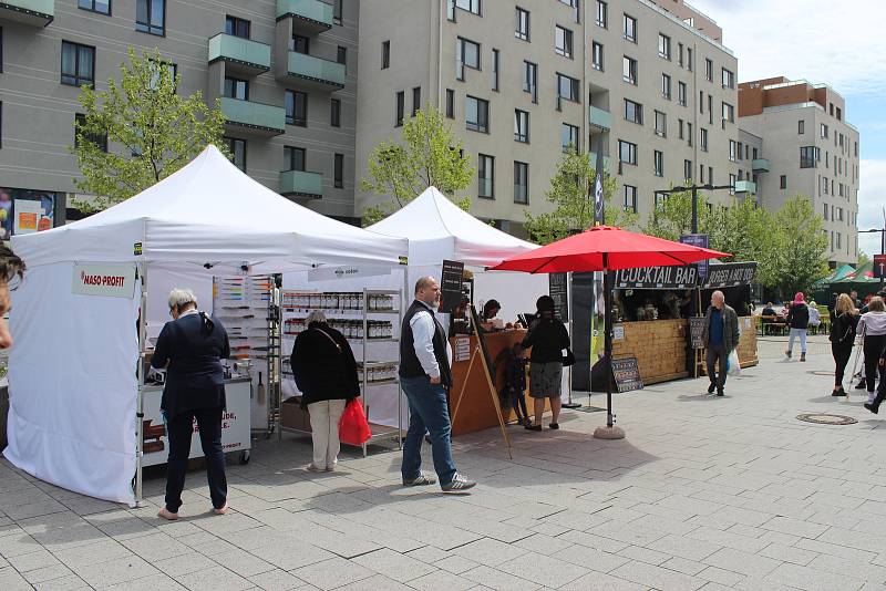 Burger festival u obchodního a zábavního centra Forum Nová Karolina v centru Ostravy, 10. května 2019.