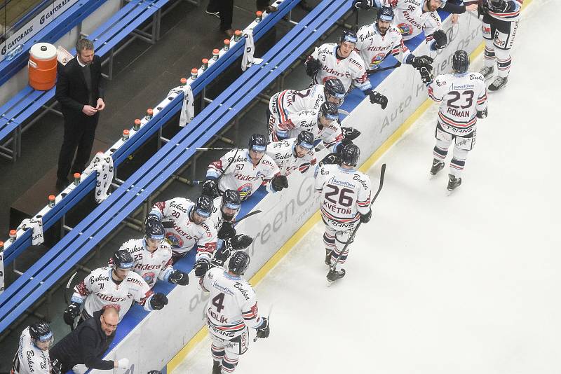 Utkání 32. kola hokejové extraligy: HC Vítkovice Ridera - PSG Berani Zlín, 4. ledna 2019 v Ostravě. Na snímku (zleva) Petr Šidlík, David Květoň a Ondřej Roman.