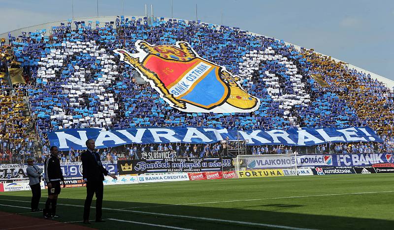 Derby Sigma vs. Baník táhne. Snímky z předchozího derby na Andrově stadionu a odjezd (příjezd) fanoušků Baníku do Olomouce.