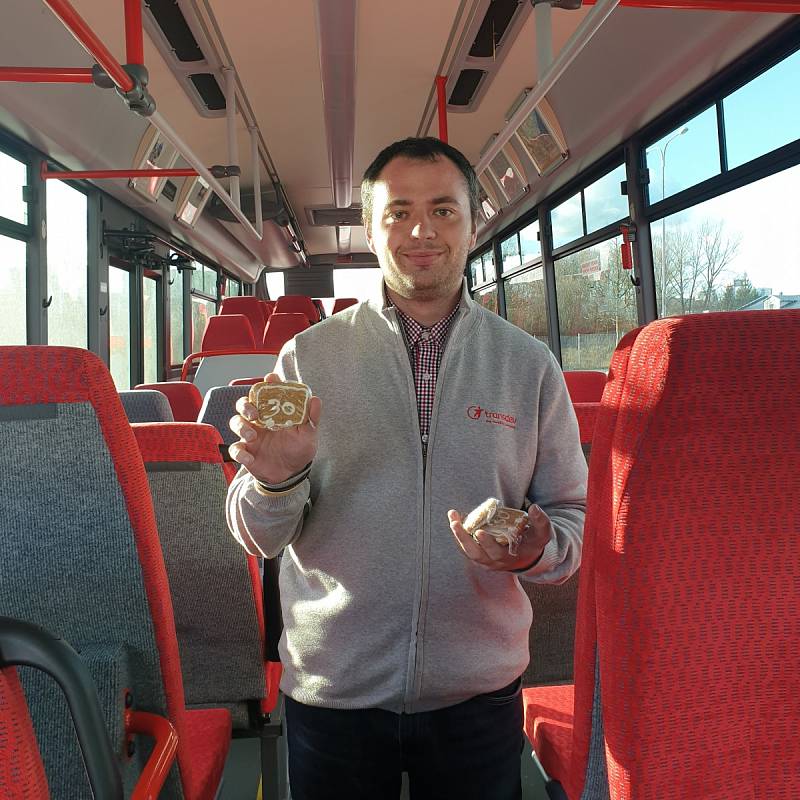 Řidič autobusu Martin Plačko netradičně oslavil třicáté narozeniny.