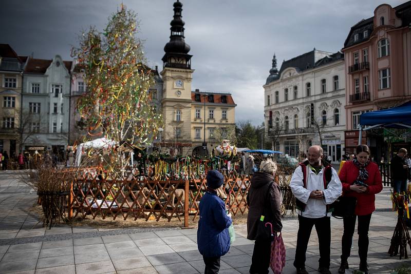 Velikonoční jarmark na Masarykově náměstí v Ostravě.