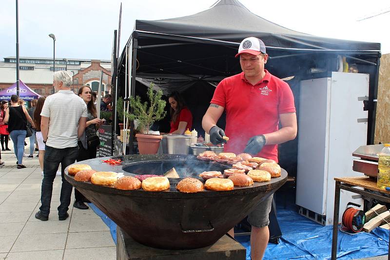 Burger Street Festival 2022 v Ostravě v areálu OC Forum Nová Karolina.