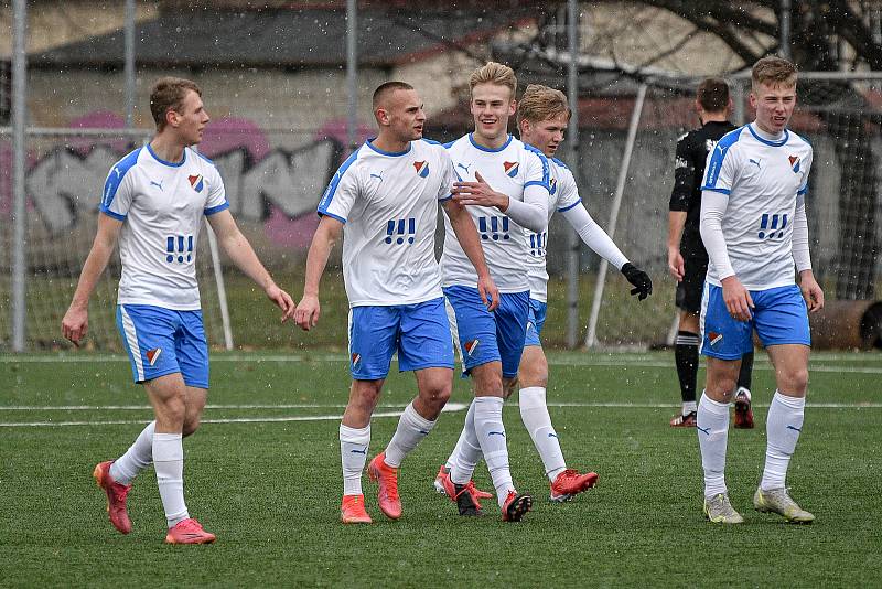 Zimní utkání Tipsport ligy, FC Baník Ostrava - MFK Karviná, 6. ledna 2022 v Ostravě. (střed) Denis Granečný.