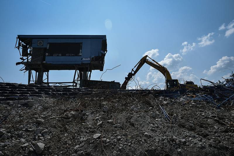 Demolice stadionu Bazaly, 23. července 2018 v Ostravě.