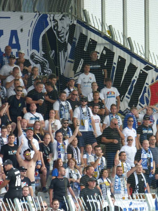 Fanoušci Baníku Ostrava v Jablonci (1. kolo ligy, 24. 7. 2021).