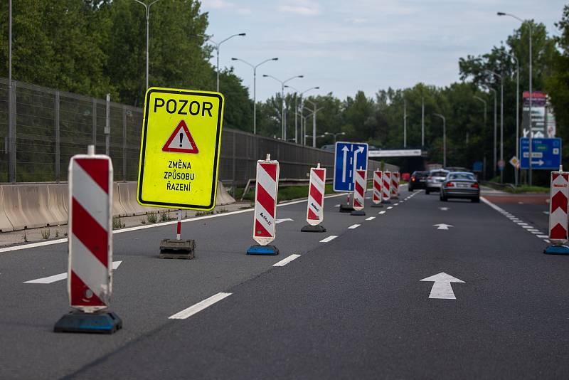 Dopravní situace na Místecké ulici v Ostravě 19. 8. 2019.