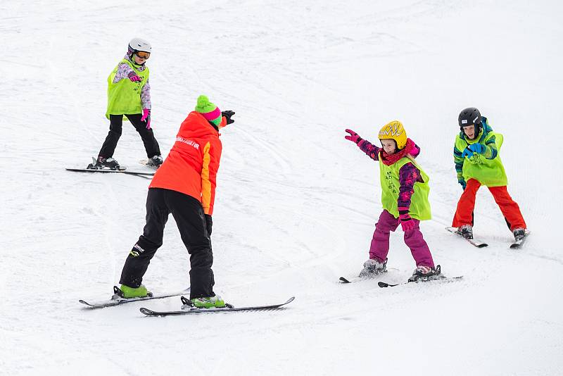 Skalka family park, 22. ledna 2020 v Ostravě. Instruktorka lyžování Barbora Kališková.