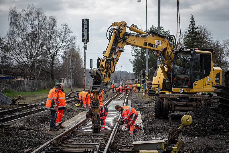 Oprava železničního přejezdu na ulici Buničitá, 23. dubna 2021 ve Vratimově