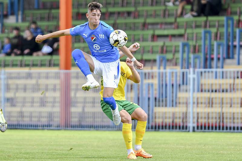 Fotbalová příprava Baník Ostrava (v modrém) - MŠK Žilina 1:3. Hráno v Havířově 9. července 2022.