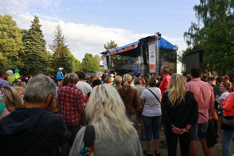 Dvoudenní Festival v ulicích dokázal po dva dny zaplnit centrum Ostravy, stejně tak okolní ulice, nábřeží u řeky Ostravice i areál výstaviště Černá louka.