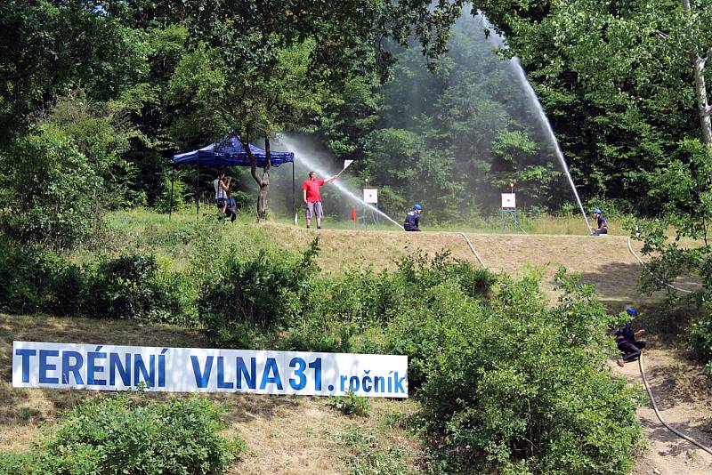 Hřiště v Lukavci, místní části Fulneku patřilo ve středu 5. července hasičům a 31. ročníku hasičských závodu Terénní vlna.