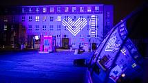 Na budově Městské nemocnice Ostrava se 25. listopadu 2020 rozsvítilo takzvané Světlo lékařům složené ze symbolů srdce a baterie u příležitosti akce Giving Tuesday, která má vyjádřit vděk a podporu zdravotníkům bojujícím proti koronaviru.