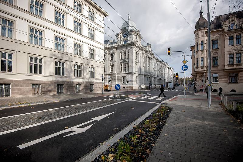 Ulice Českobratrská těsně před otevřením po velké rekonstrukci, 30. října 2017 v Ostravě.