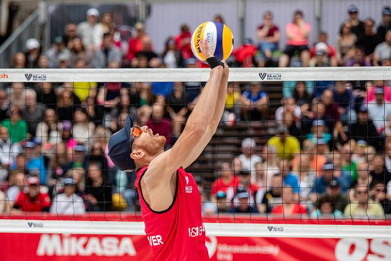 J&T Banka Ostrava Beach Pro, utkání o 3. místo: 1 Pablo Herrera Allepuz (ESP), 2 Adrián Gavira Collado (ESP) - 1 Alexander Brouwer (NED), 2 Robert Meeuwsen (NED), 29. května 2022 v Ostravě.