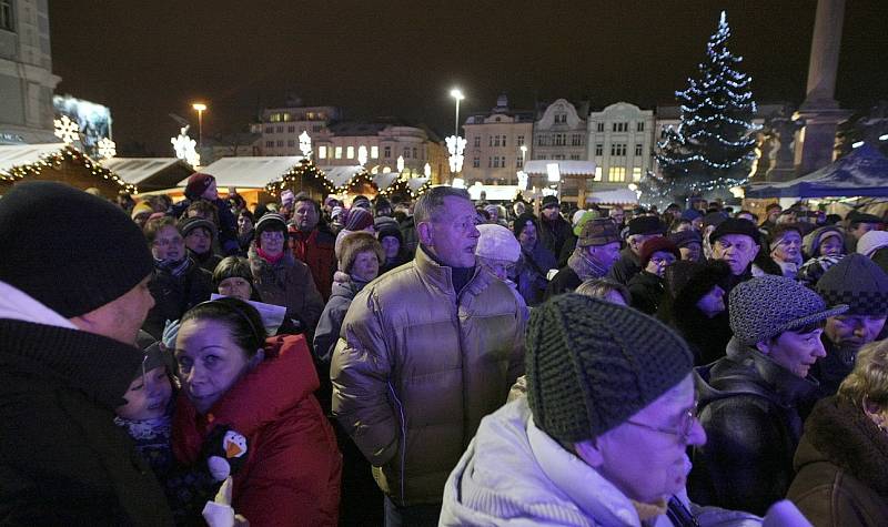  Akce Česko zpívá koledy se i letos uskutečnila v centru Ostravy na Masarykově náměstí.