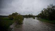 Řeka Odra v ostravské části Polanka nad Odrou a Proskovice, pátek 28. dubna.