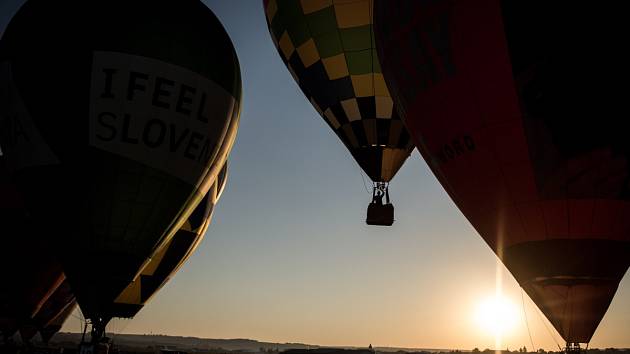 Nebe nad Rozkoší bude po čtyři dny brázdit na 25 horkovzdušných balonů -  Náchodský deník