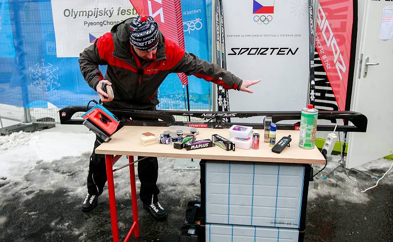 Olympijský festival v Ostravě: Workshop na téma Správná péče o běžecké lyže - mazání - voskování - příprava, který vedli Vít Fousek (na snímku) a Martin Petrásek.