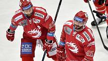 Utkání 3. kola hokejové extraligy: HC Oceláři Třinec - HC Vítkovice Ridera, 15. prosince 2020 v Třinci. (vpravo) Erik Hrňa z Třince.