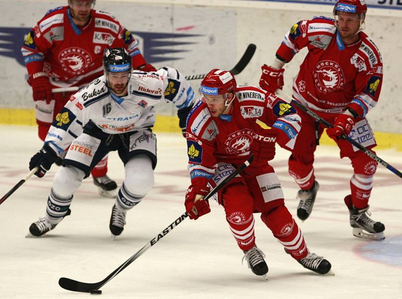 18. kolo extraligy: HC Vítkovice Steel - HC Oceláři Třinec 7:0