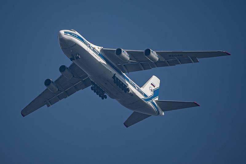 Letadlo Antonov An-124 Ruslan prolétá nad Ostravou 13. září 2021.