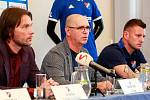 Tisková konference FC Baníku Ostrava.Na fotografii zleva Marek Jankulovski, Bohumil Páník, Jan Laštůvka