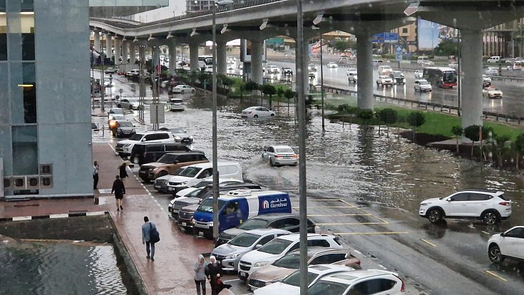 Dubaj zasáhly začátkem týdne bleskové záplavy.