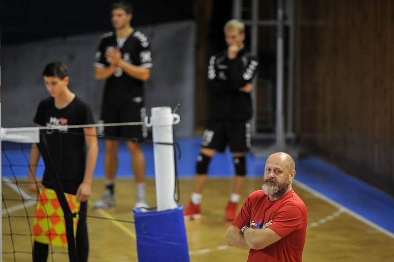 Turnaj volejbalistů Ostrava Cup, zápas rakouského Waldviertelu (trenér Zdeněk Šmejkal) s VK Ostrava (trenér Jan Václavík).