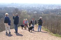 Na turistické trase vedoucí od Slezskoostravského hradu je stará halda Ema. Stala se vděčným cílem turistů. Z ní pokračuje stezka k zoologické zahradě. 