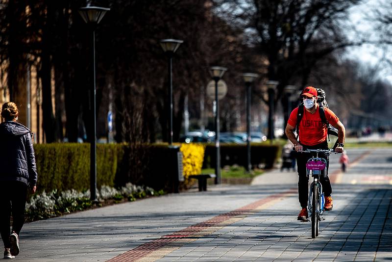 Snímek z období, kdy svět zasáhla pandemie koronaviru. 19. března 2020, Ostrava.