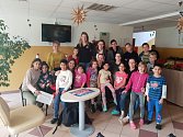 Házenkářky DHC Sokol Poruba o Vánocích potěšily a především překvapily děti z Dětského domova Vyzina.