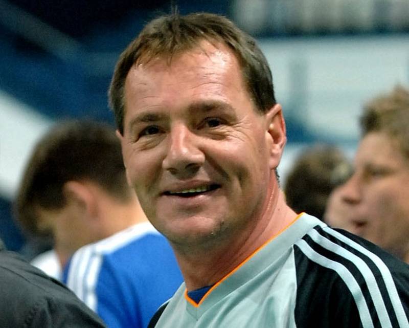 Bývalý skvělý fotbalový gólman Jaroslav Zápalka vychytal v roce 1986 Vítkovicím zatím jediný mistrovský titul v historii ostravského klubu. Byl také u postupu do čtvrtfinále poháru UEFA.