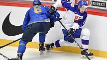 Mistrovství světa hokejistů do 20 let, skupina A: Slovensko - Kazachstán, 27. prosince 2019 v Třinci. Na snímku (zleva) Tamirlan Gaitamirov a Oliver Okuliar.