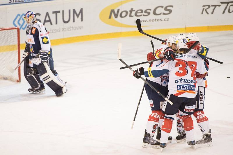 Předkolo play off hokejové extraligy – 1. zápas: HC Vítkovice Steel - HC ČSOB Pojišťovna Pardubice 8:2