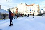 Bruslení v centru Ostravy skončilo. Atmosféra posledních dnů Vánočního kluziště na Masarykově náměstí.